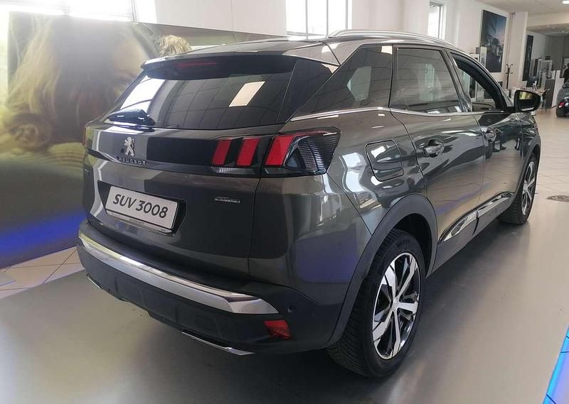 Usata Peugeot 3008 GT-line 131 CV (96 kW) 2019 Grigio amazonite SUV