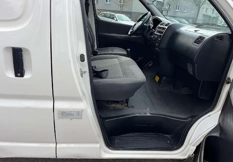 Gebraucht Toyota HiAce 117 PS (86 kW) 2007 Weiß Van