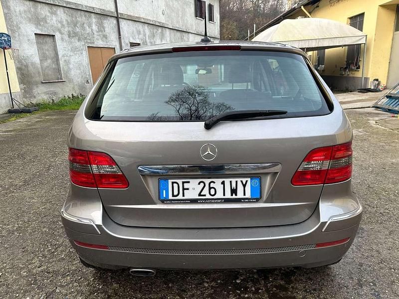 Usata Mercedes B180 109 CV (80 kW) 2007 Grigio Monovolume