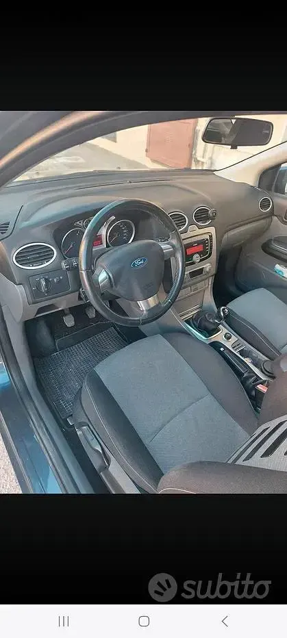 Usata Ford Focus 109 CV (80 kW) 2011 Grigio Station wagon