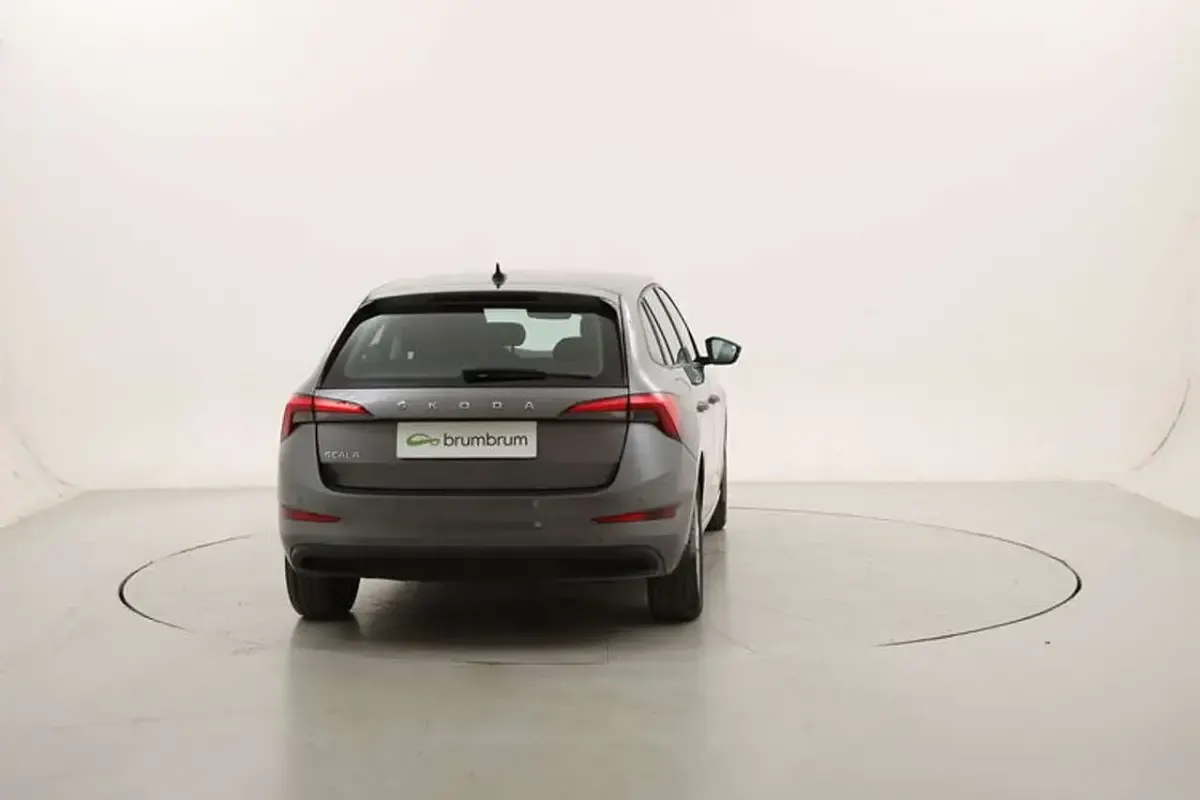 Usata Skoda Scala Ambition 95 CV (69 kW) 2023 Grigio Utilitaria
