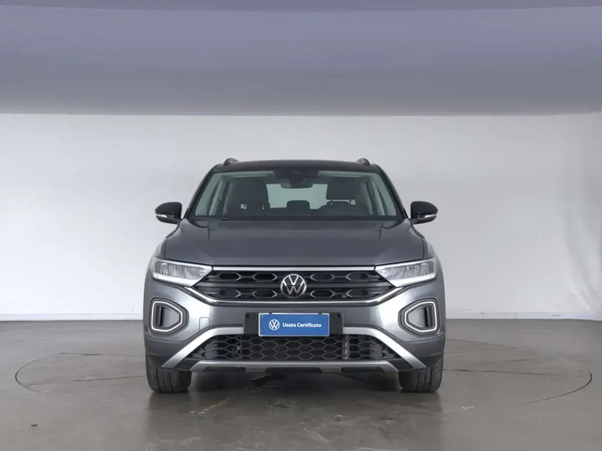 Usata VW T-Roc Life 150 CV (110 kW) 2025 Indium grey metallizzato nero SUV