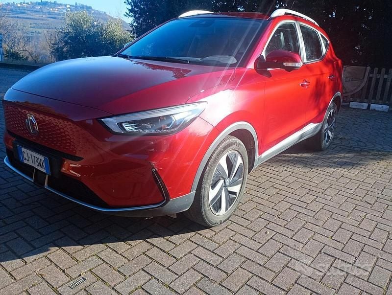 Usata MG ZS Luxury 114 kW (156 CV) 2022 Rosso SUV