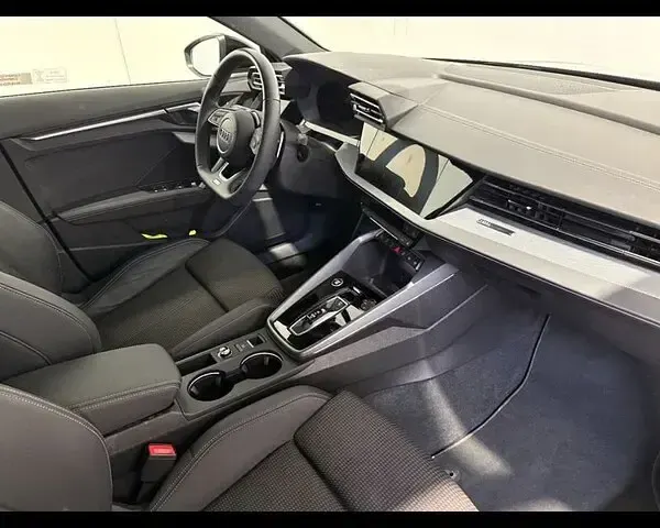 Usata Audi A3 S-Line 150 CV (110 kW) 2025 Grigio Berlina