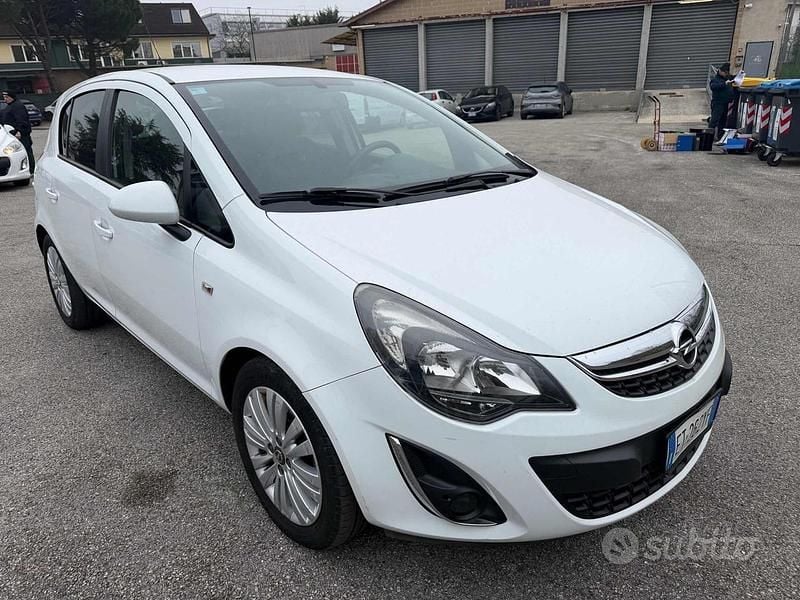 Usata Opel Corsa 85 CV (62 kW) 2013 Bianco Utilitaria