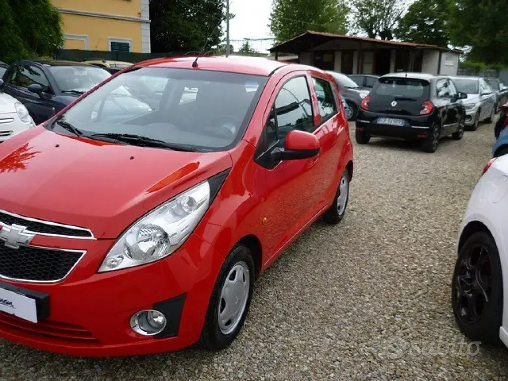 Begagnad Chevrolet Spark LS 68 HK (50 kW) 2011 Röd Halvkombi