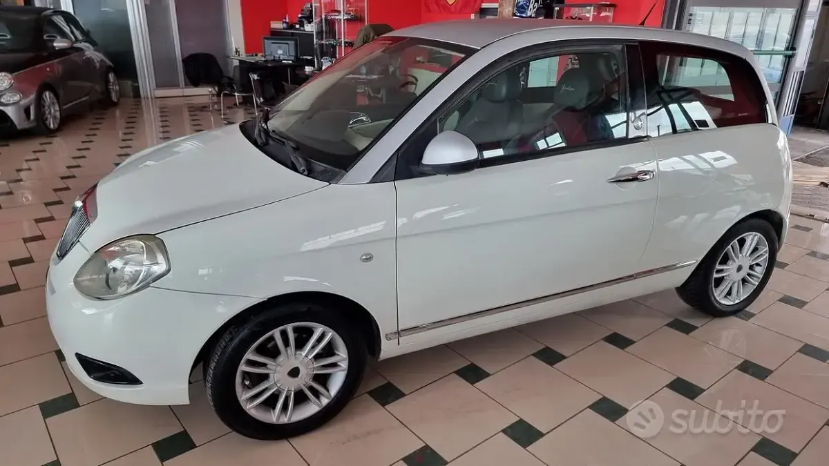 Usata Lancia Ypsilon 77 CV (56 kW) 2009 Bianco Utilitaria