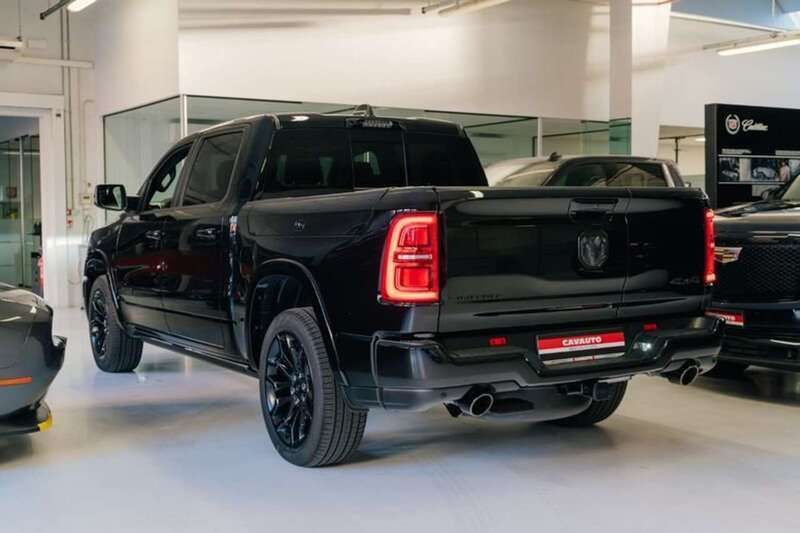 Usata RAM 1500 540 CV (397 kW) 2024 Nero Pick-up