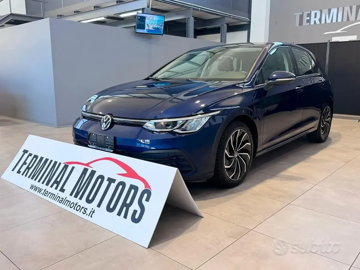 Usata VW Golf VIII Style 116 CV (85 kW) 2023 Bluazzurro Berlina