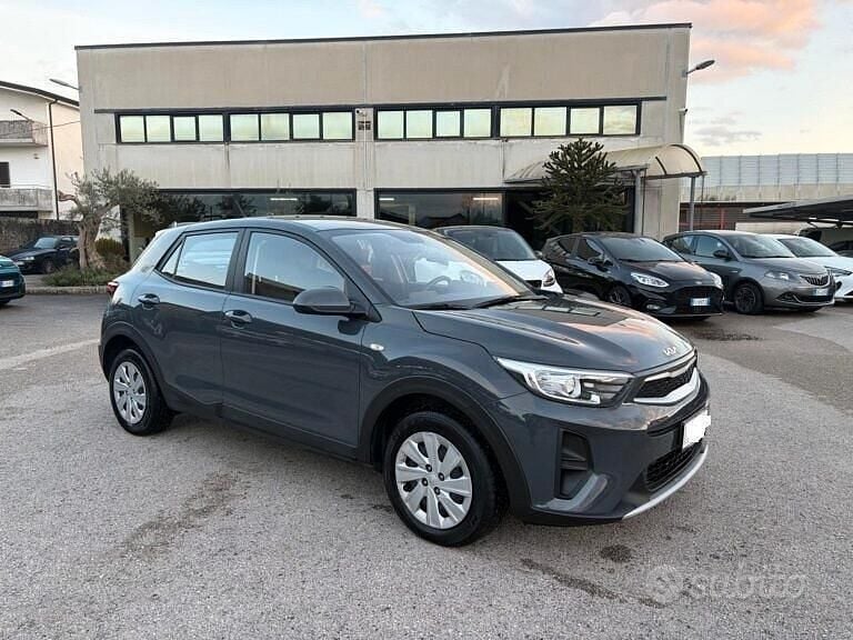 Usata Kia Stonic Urban 84 CV (61 kW) 2022 Grigio SUV