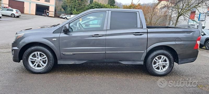 Usata SsangYong Actyon 155 CV (114 kW) 2012 Grigio SUV