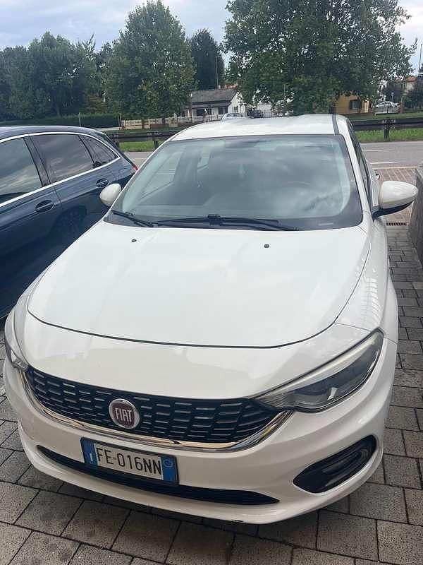 Bianco Usata 2016 Fiat Tipo Opening Edition Tre volumi | 7800 € (Buon prezzo) - Immagine 1/4
