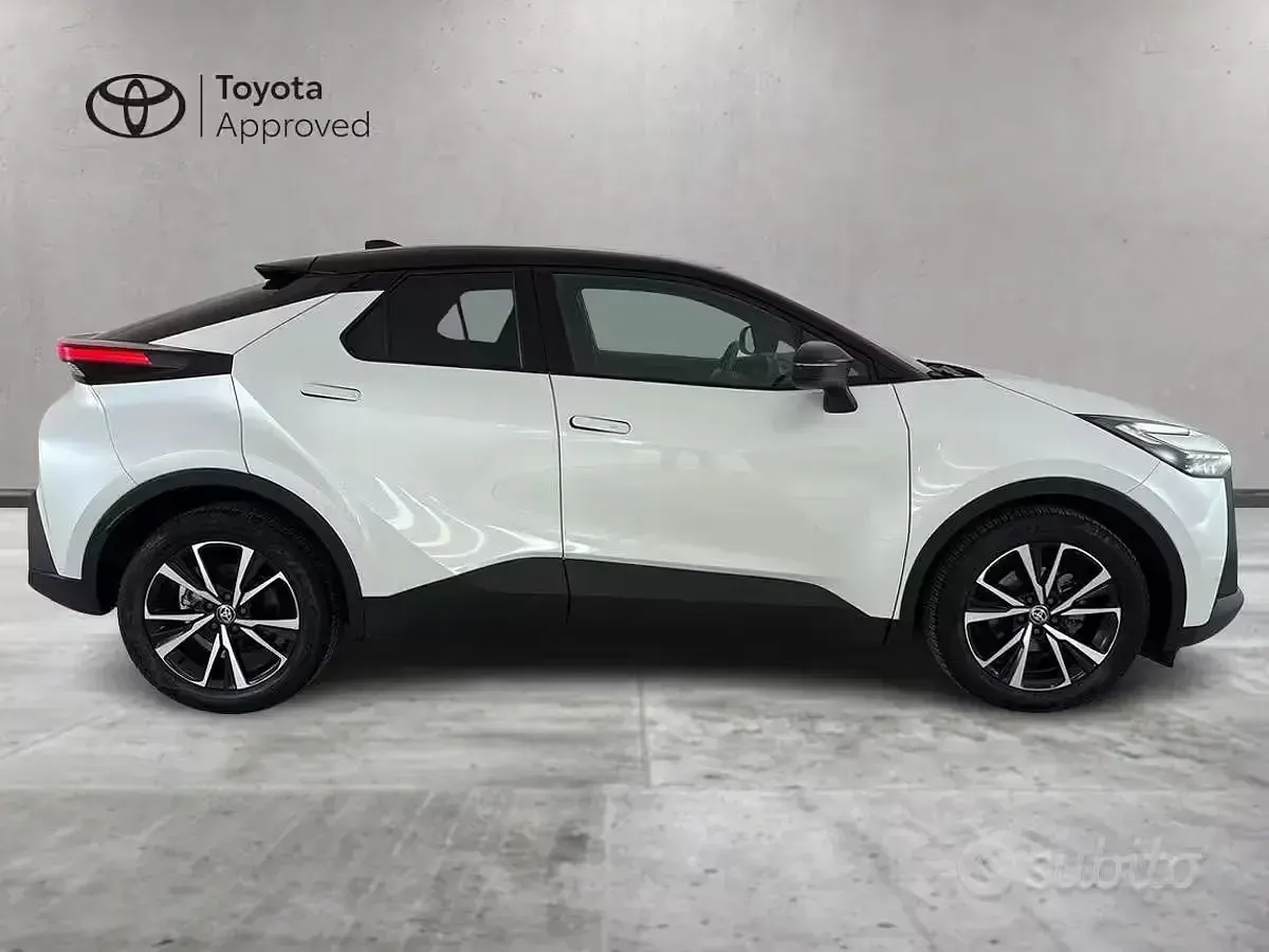 Usata Toyota C-HR Trend 98 CV (72 kW) 2024 Bianco SUV