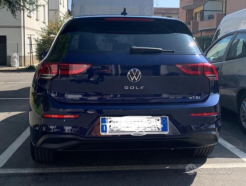 Usata VW Golf VIII 150 CV (110 kW) 2020 Blu Utilitaria