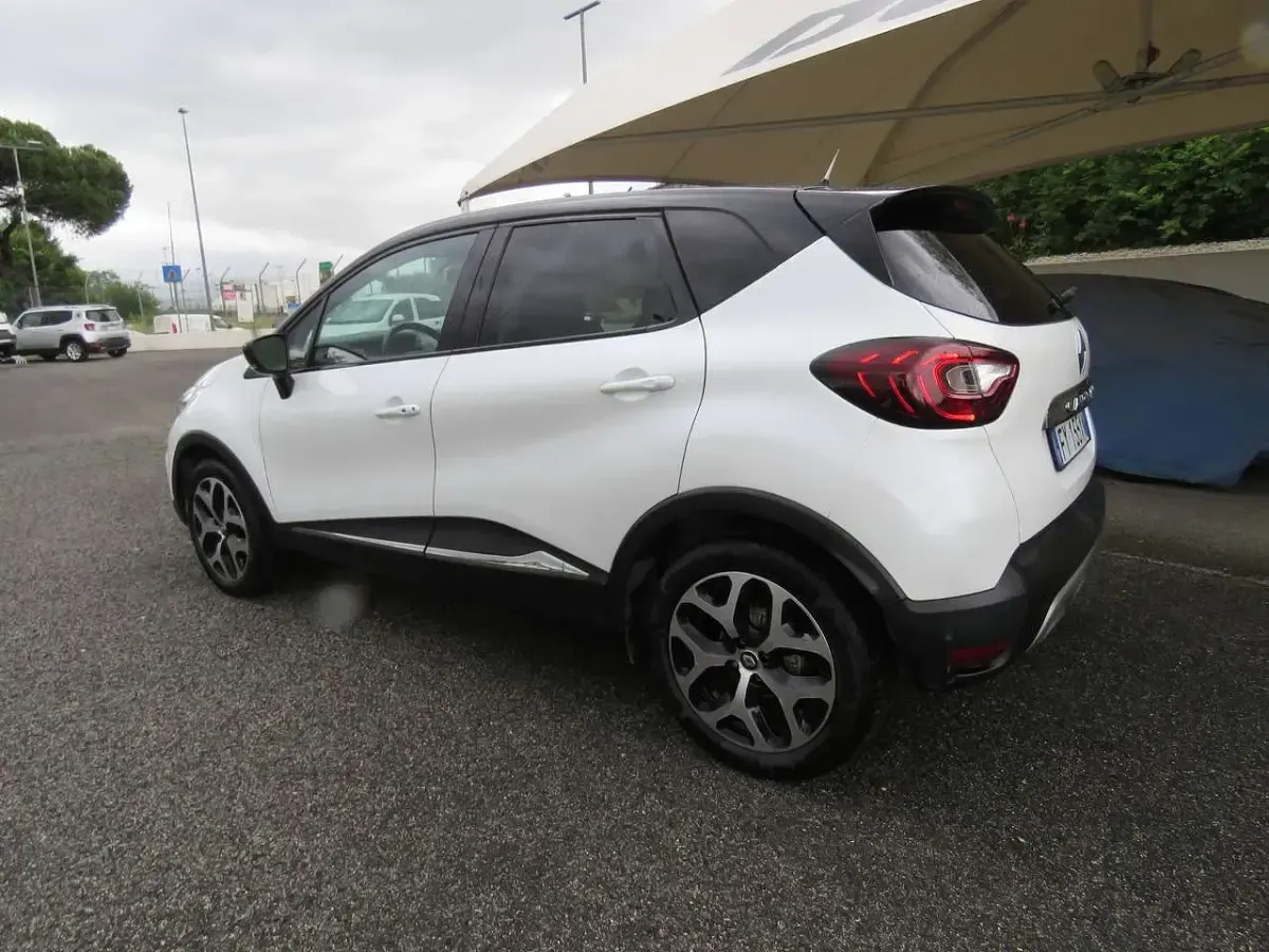 Usata Renault Captur Zen 90 CV (66 kW) 2018 Bianco SUV