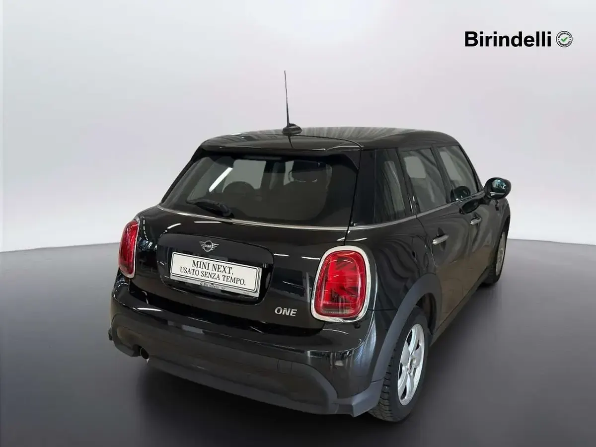 Usata Mini ONE Classic 102 CV (75 kW) 2022 Nero Utilitaria