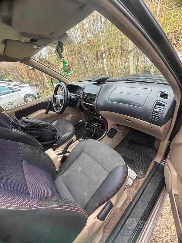 Usata Nissan Terrano 2001 Nero SUV