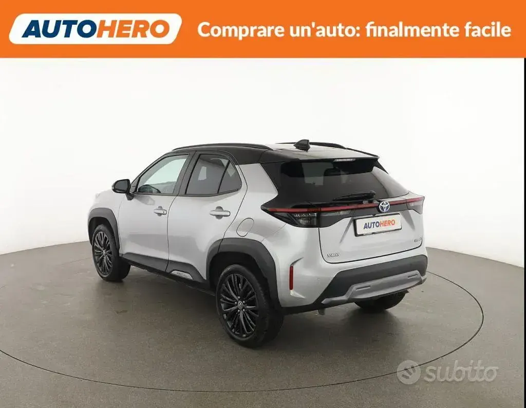 Usata Toyota Yaris Cross 92 CV (67 kW) 2023 Grigio SUV