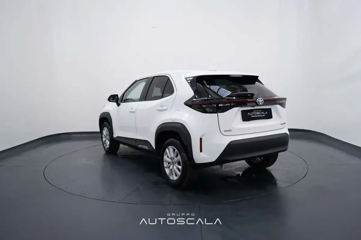 Usata Toyota Yaris Cross Business Edition 92 CV (67 kW) 2023 Bianco SUV