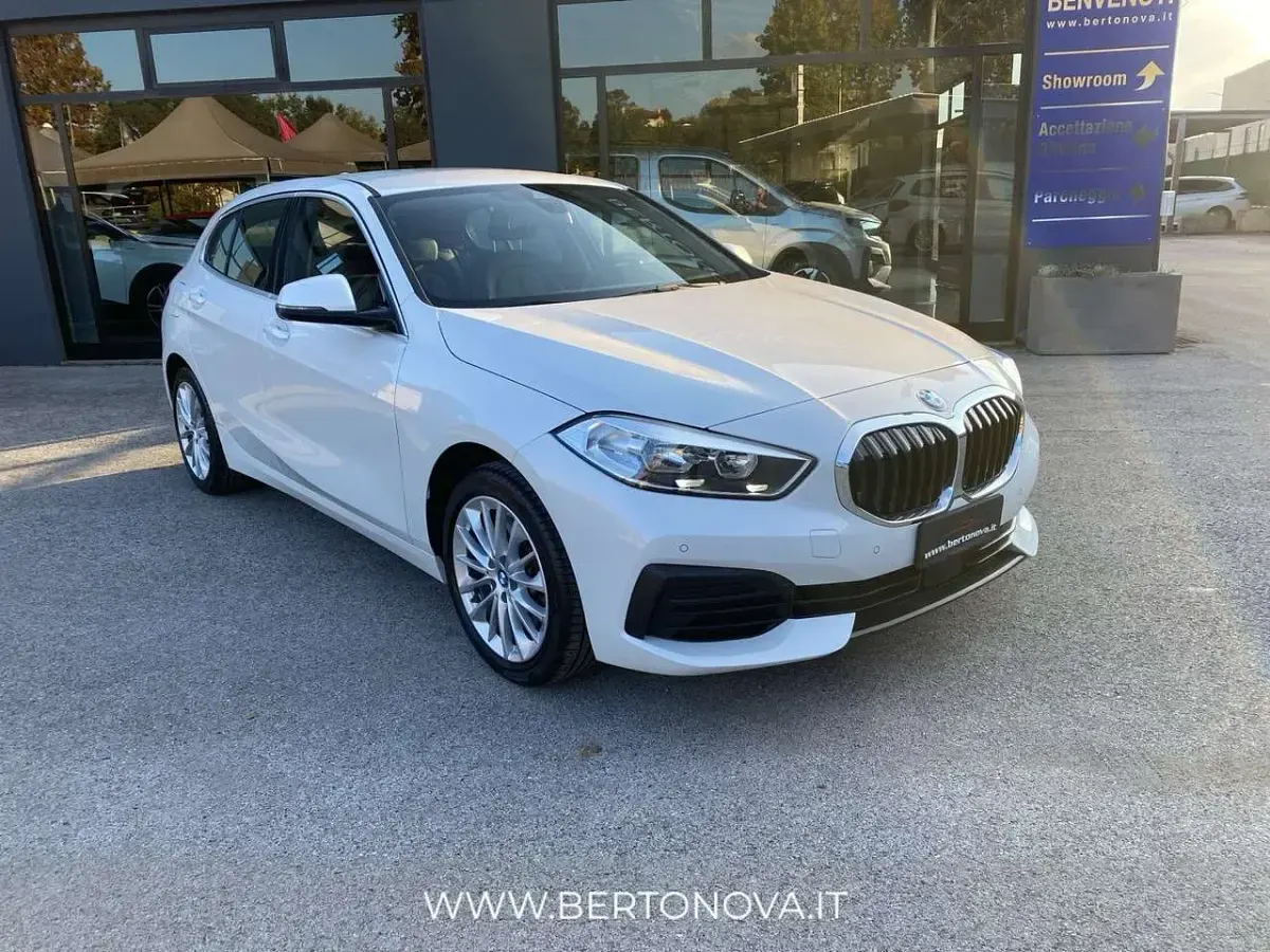 Usata BMW 120 Advantage 190 CV (139 kW) 2021 Bianco Utilitaria