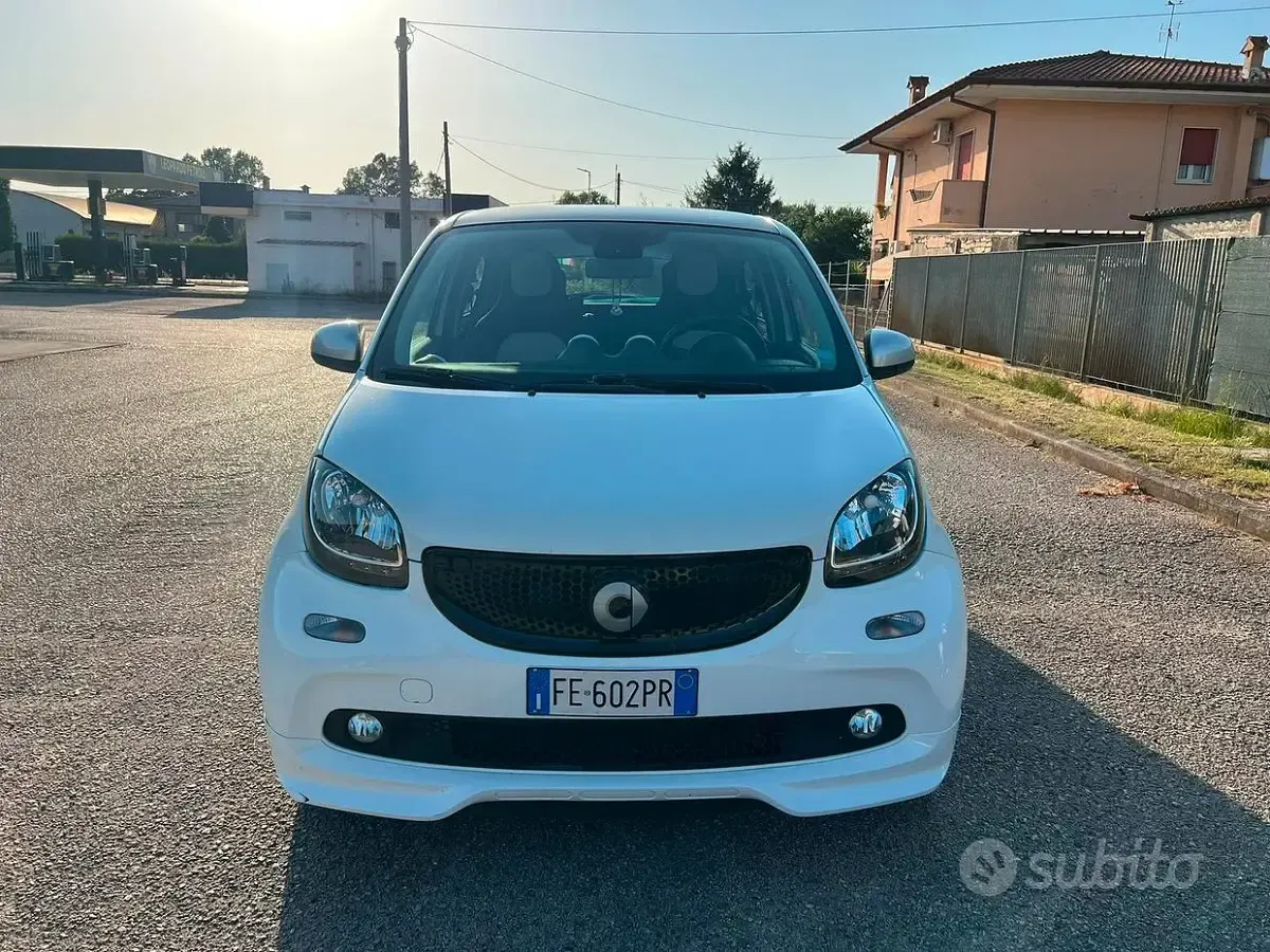 Usata Smart ForFour 71 CV (52 kW) 2016 Bianco Utilitaria