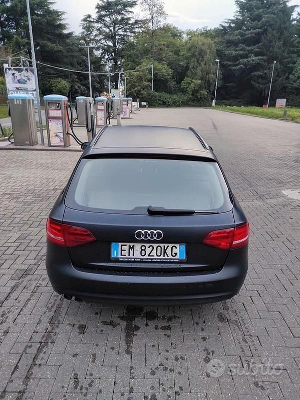 Usata Audi A4 120 CV (88 kW) 2012 Nero Station wagon