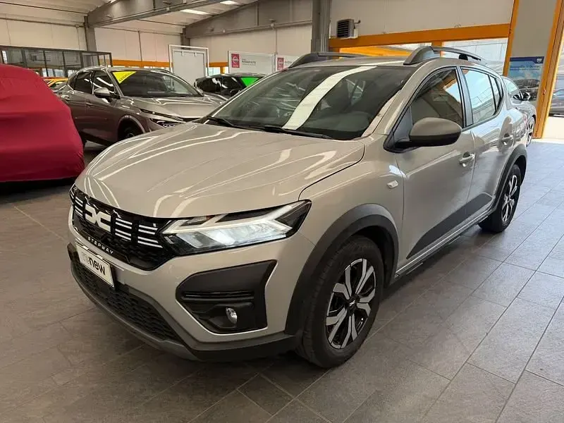 Usata Dacia Sandero Expression 101 CV (74 kW) 2026 Grigio Utilitaria