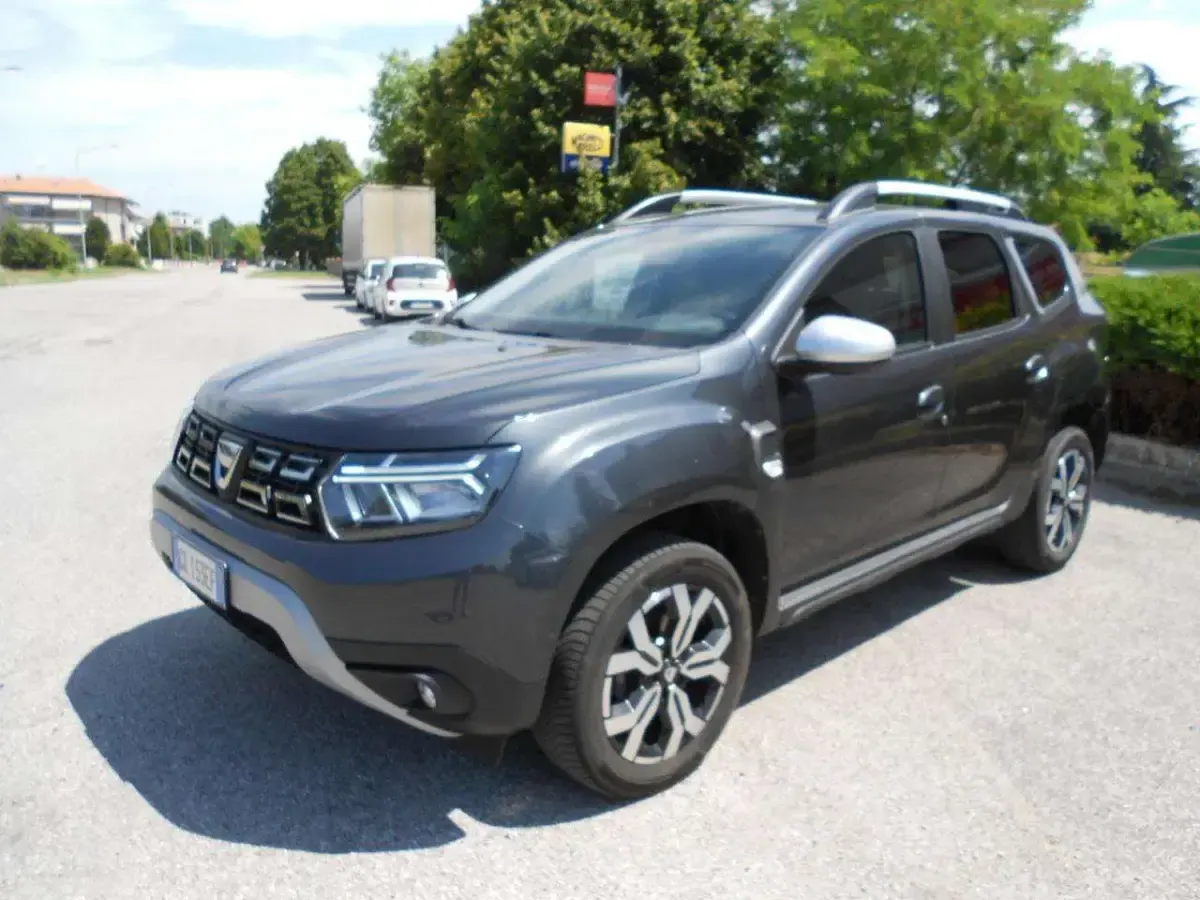 Usata Dacia Duster Prestige 116 CV (85 kW) 2022 Grigio scuro SUV