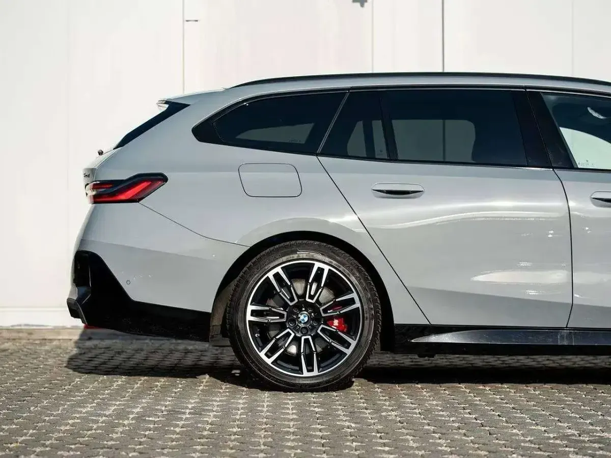 Usata BMW 520 M Sport 197 CV (144 kW) 2025 Grigio brooklyn m Station wagon