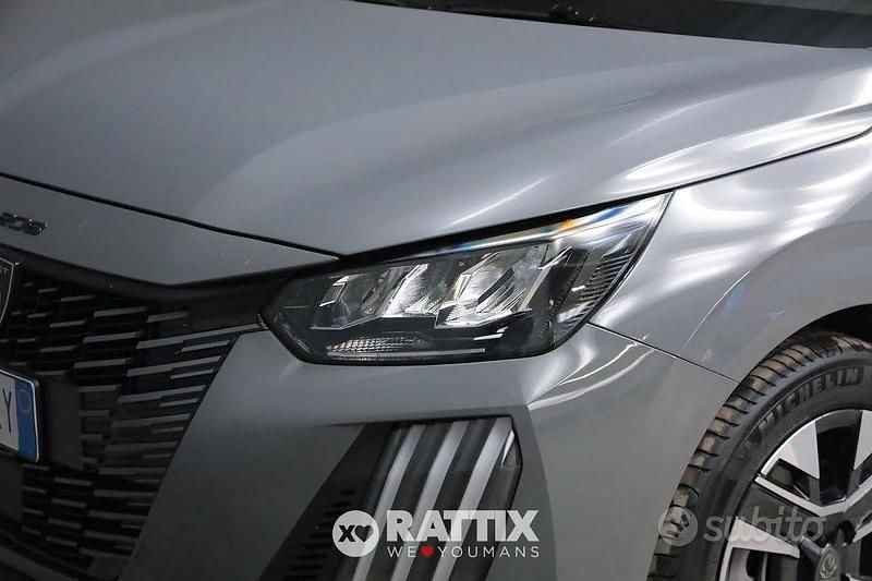 Usata Peugeot 208 Allure 110 CV (80 kW) 2025 Grigio selenium Utilitaria