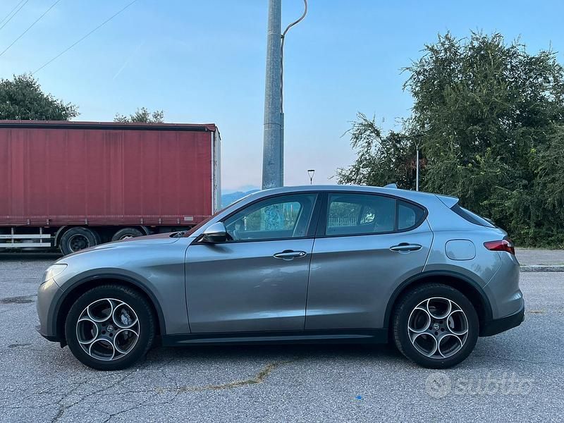 Usata Alfa Romeo Stelvio Executive 180 CV (132 kW) 2018 Grigio SUV