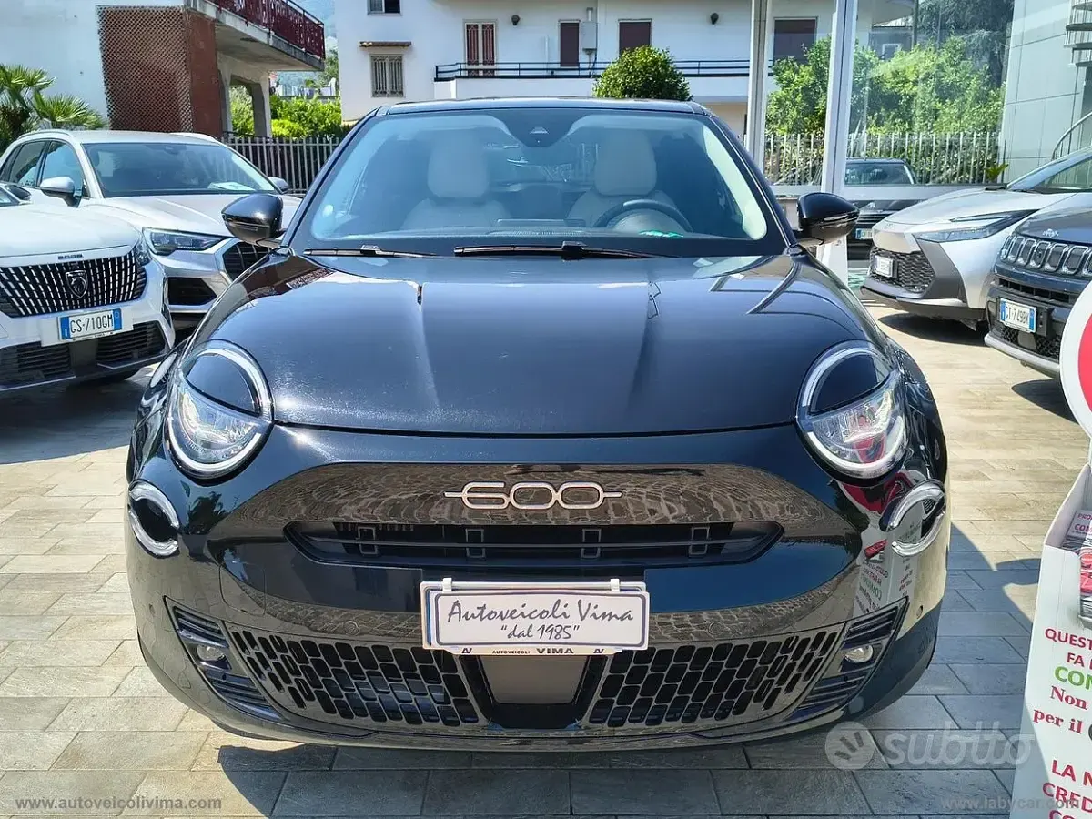 Usata Fiat 600 La Prima 101 CV (74 kW) 2025 Nero SUV