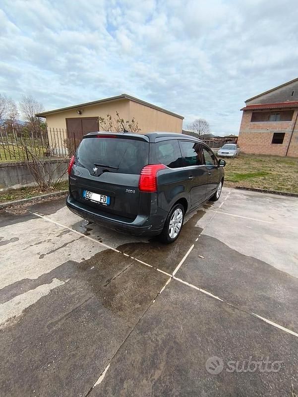 Usata Peugeot 5008 150 CV (110 kW) 2010 Grigio Monovolume