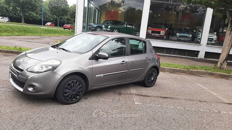 Usata Renault Clio IV 75 CV (55 kW) 2012 Gray Berlina