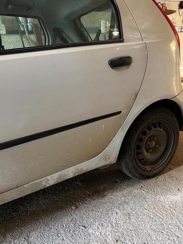 Usata Fiat Punto Dynamic 60 CV (44 kW) 2006 Bianco Berlina