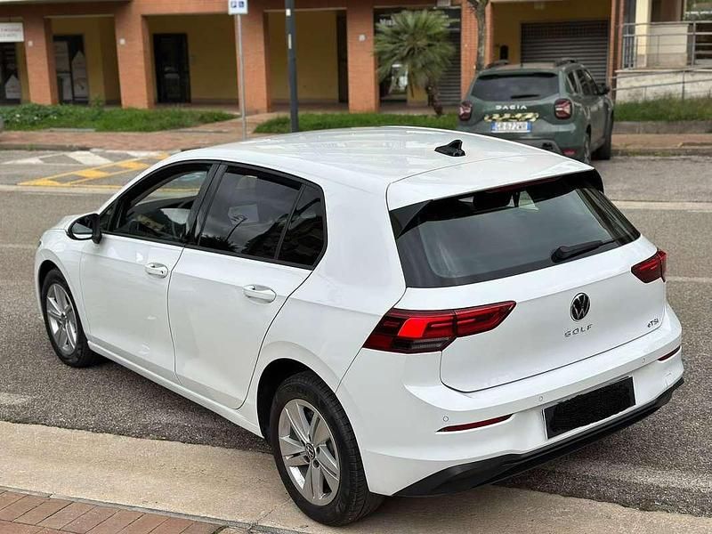 Usata VW Golf VIII Life 110 CV (80 kW) 2022 Berlina