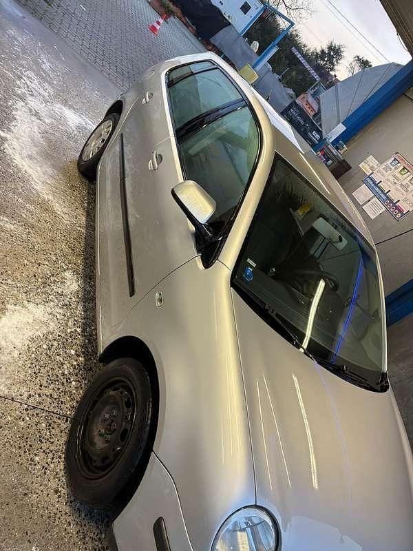 Usata VW Polo Trendline 64 CV (47 kW) 2002 Berlina