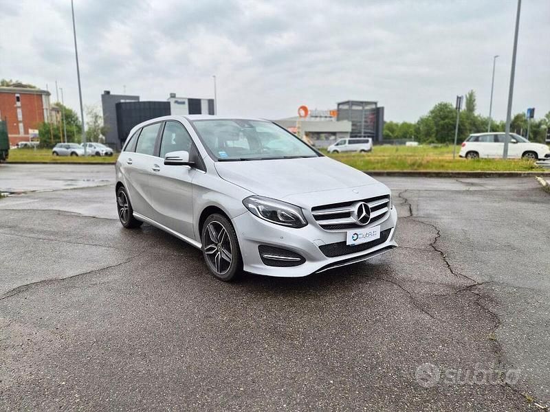 Käytetty Mercedes B180 Premium 109 HP (80 kW) 2017 Harmaa Tila-auto