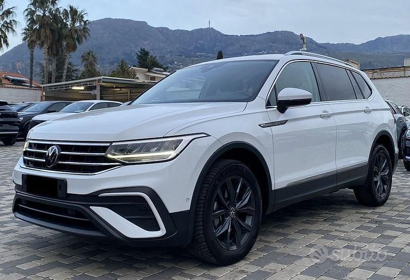 Usata VW Tiguan Allspace Life 150 CV (110 kW) 2021 Bianco SUV