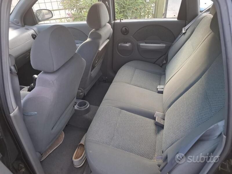 Nero Usata 2005 Chevrolet Kalos Utilitaria | 2500 € - Immagine 1/4