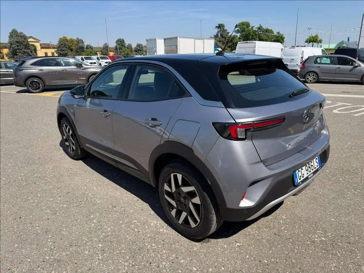 Usata Opel Mokka Elegance 101 CV (74 kW) 2022 Argento SUV