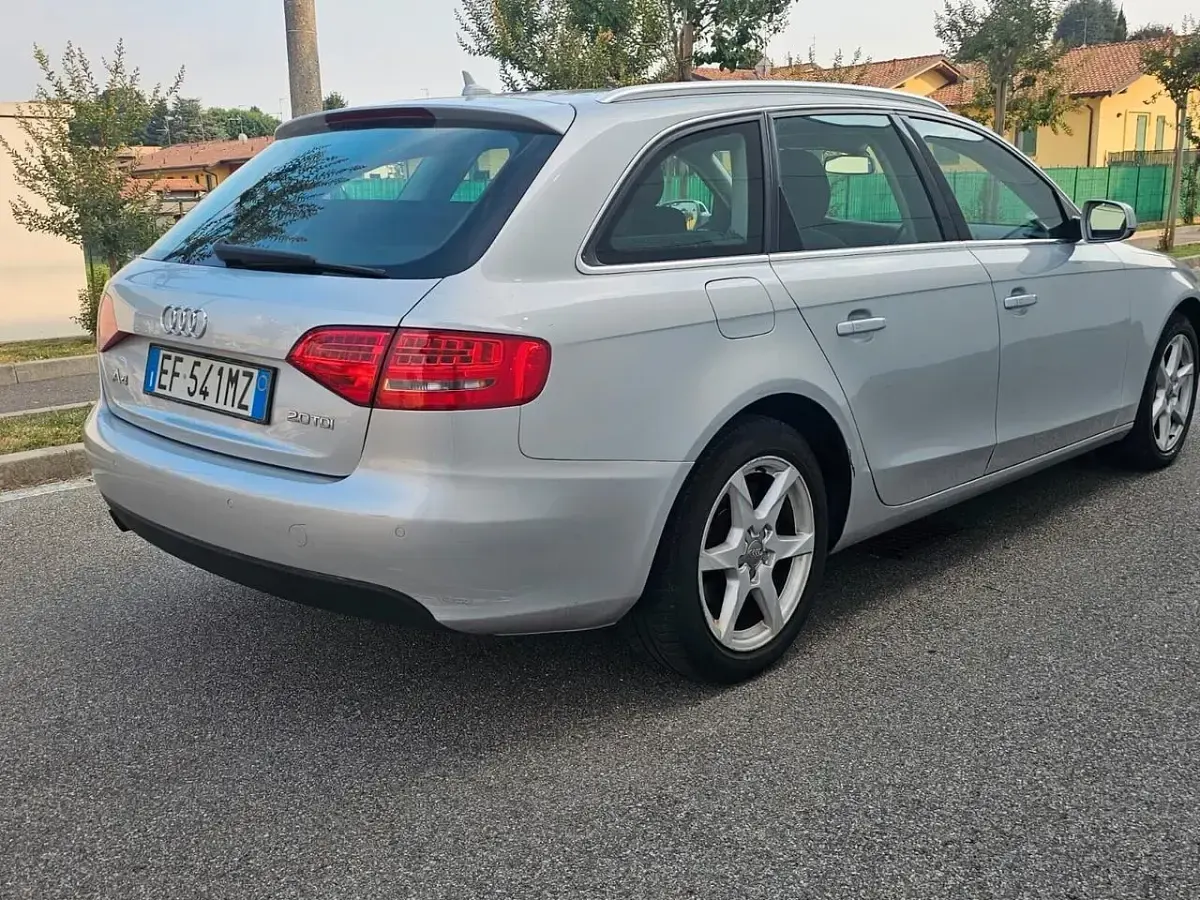 Usata Audi A4 143 CV (105 kW) 2011 Argento Station wagon