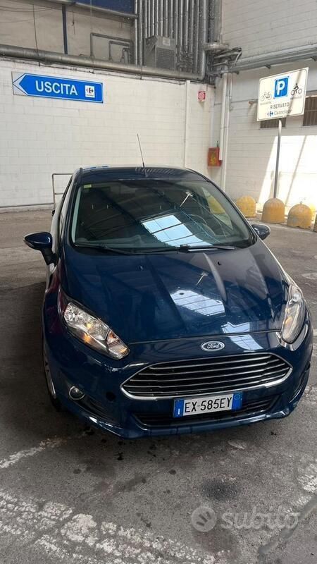 Usata Ford Fiesta 92 CV (67 kW) 2014 Blu Utilitaria