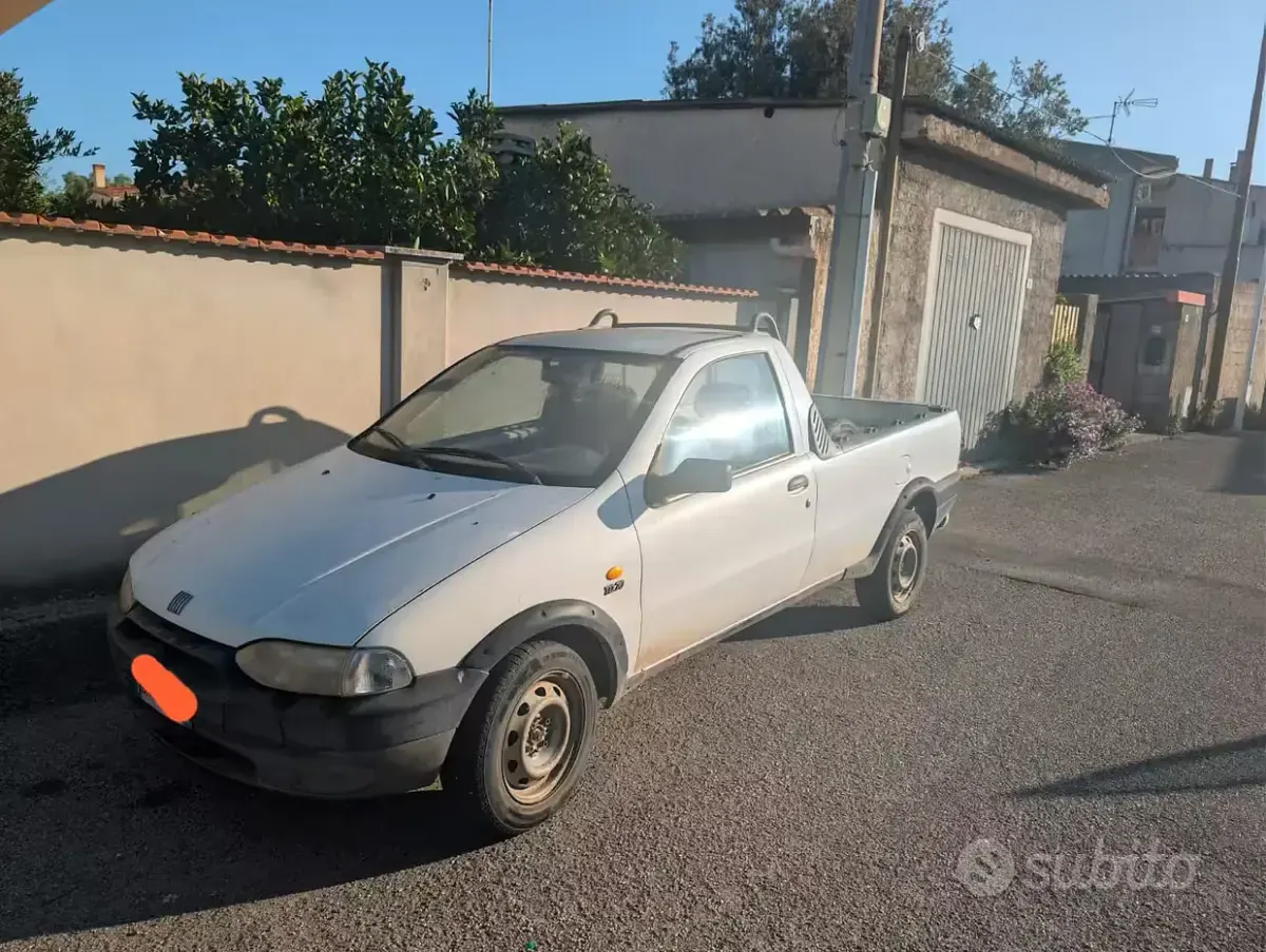 Usata Fiat Strada 69 CV (50 kW) 1999 Bianco Pick-up