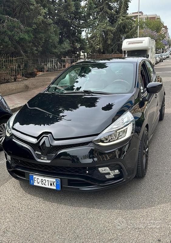 Usata Renault Clio IV Trophy 220 CV (161 kW) 2017 Berlina