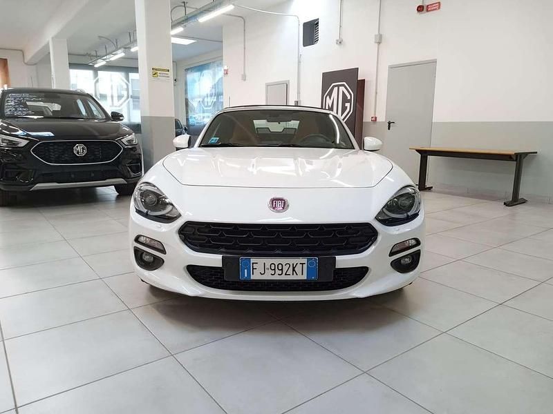 Usata Fiat 124 Spider Lusso 140 CV (102 kW) 2017 Bianco interno beige Cabrio