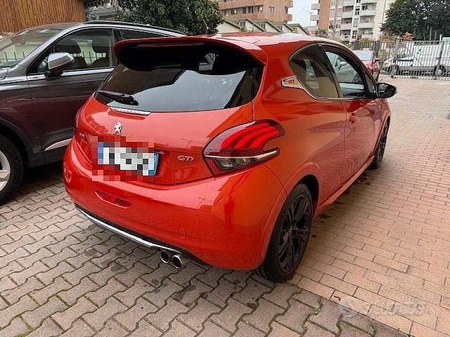 Usata Peugeot 208 GTi 208 CV (152 kW) 2015 Arancione Utilitaria