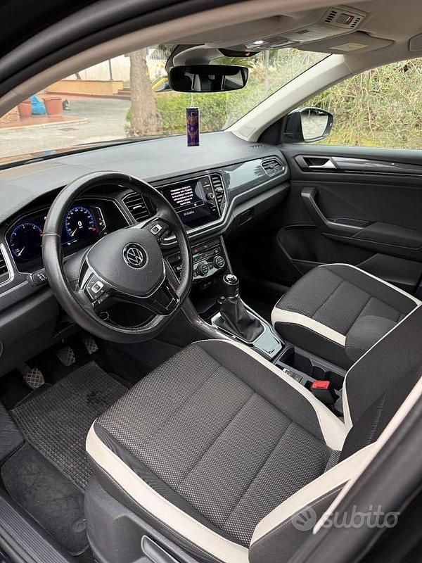 Usata VW T-Roc Advance 116 CV (85 kW) 2021 Nero SUV