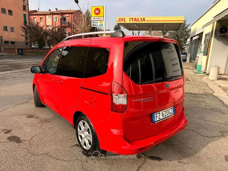 Usata Ford Tourneo Courier 75 CV (55 kW) 2020 Rosso Monovolume