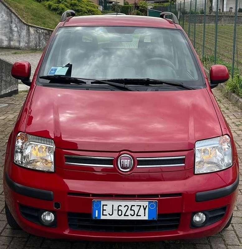 Usata Fiat Panda Dynamic 69 CV (50 kW) 2011 Rosso Utilitaria